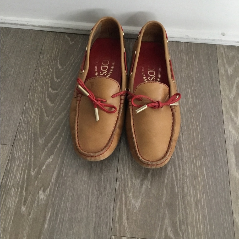 Tod’s Brown Flat Loafers Shoes Size 5.5. Genuine Leather , Kilt Bow. $120